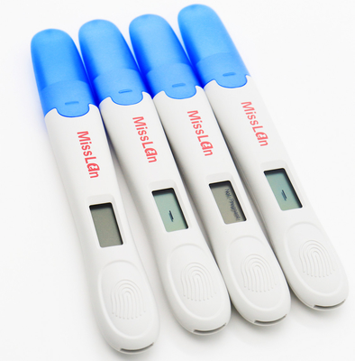 Risultato rapido di Kit With First Response Early della prova di chiara gravidanza di Digital